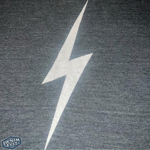 Aviator Nation Women’s Bolt Crop Graphic Tee T-Shirt in Charcoal Beach Travel - Picture 7 of 13